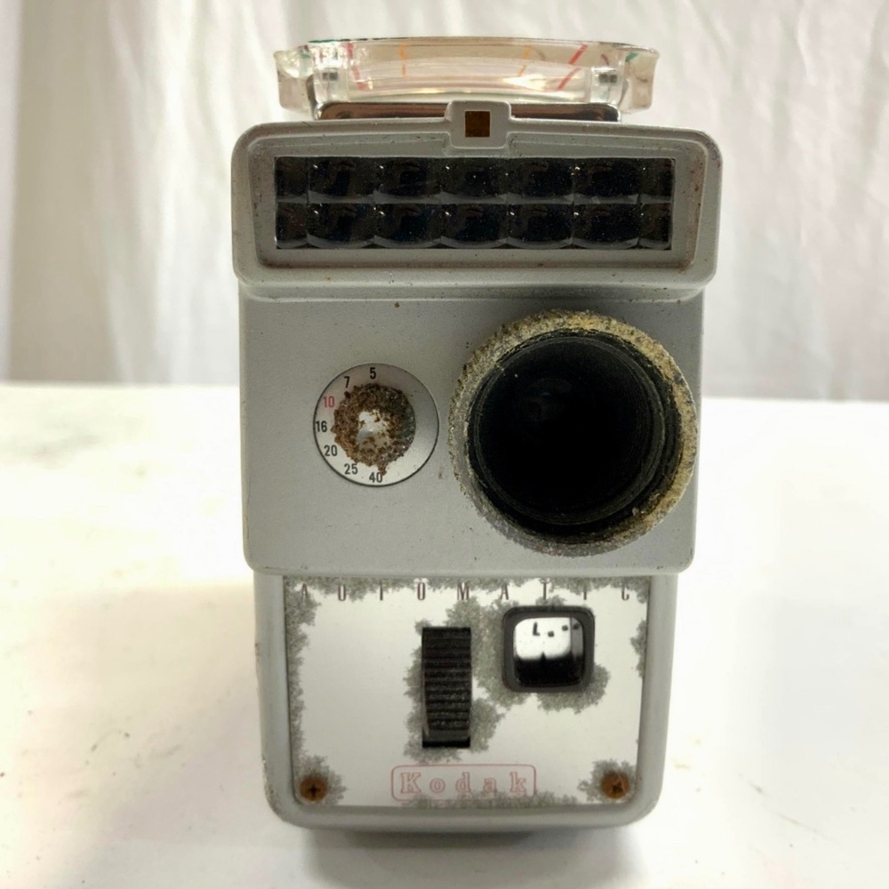 Vintage KODAK Brownie 8mm Automatic Movie Camera F/2.3 Lens  UNTESTED